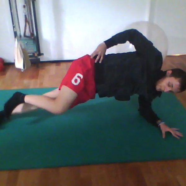 Ergün Berisha beim Myoreflex-Rehatraining Berisha Myo2
